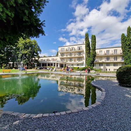 Hotel Palace - Kupele Sliač Εξωτερικό φωτογραφία